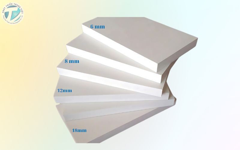 Tấm format có khả năng in sắc nét, giữ màu tốt và không bị cong vênh